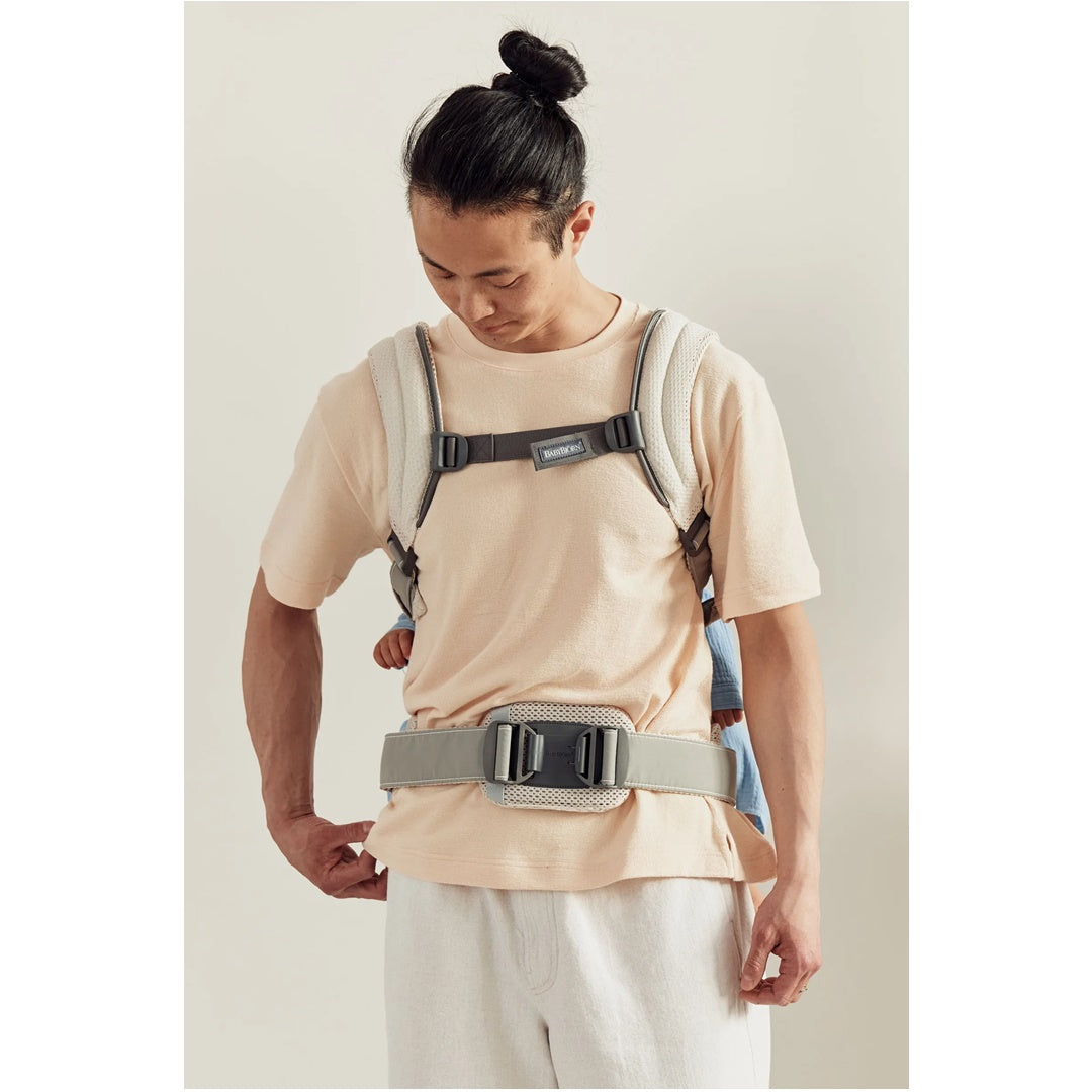 BabyBjörn Baby Carrier Harmony 3D Mesh Cream