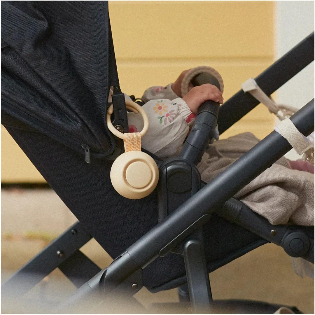 Ruído Branco Portátil Para Bebês Hatch Rest Go Honey - Hatch Babytunes